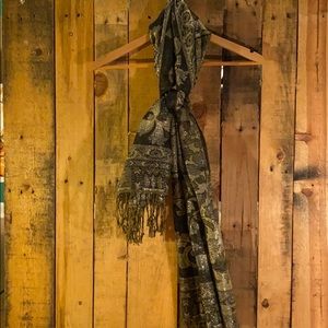 NWT Boscov’s black, gold and silver long scarf